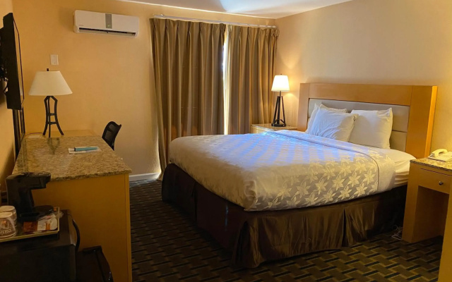 photo 3 of Lemon Tree Hotel & Suites Anaheim