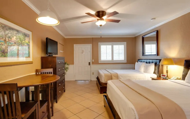 photo 3 of Lemon Tree Inn