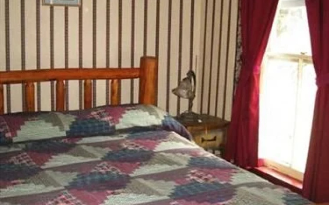 photo 2 of Lewiston Hotel