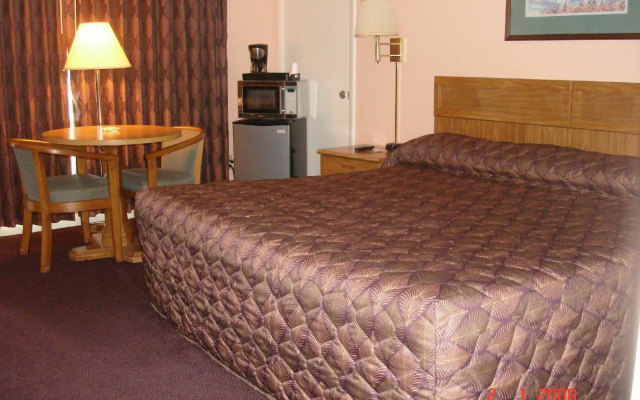 photo 2 of Liberty Inn