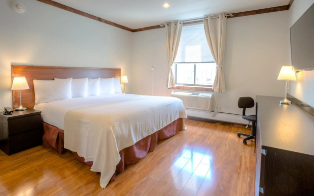 photo 3 of LIC Hotel