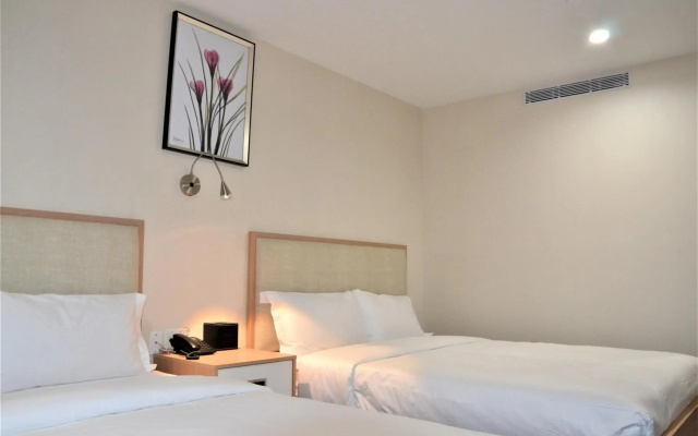 photo 2 of Lic Plaza Hotel