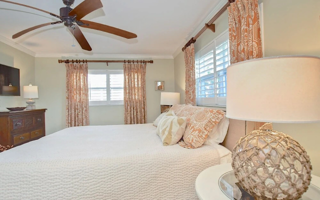 photo 4 of Lido Beach Home 4 Bedrooms 4 Bathrooms Home