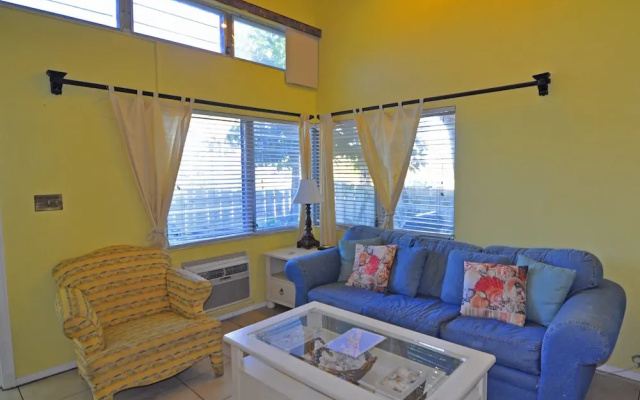 photo 4 of Lido Islander Inn