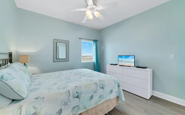 photo 4 of Lighthouse Condos By Hosteeva