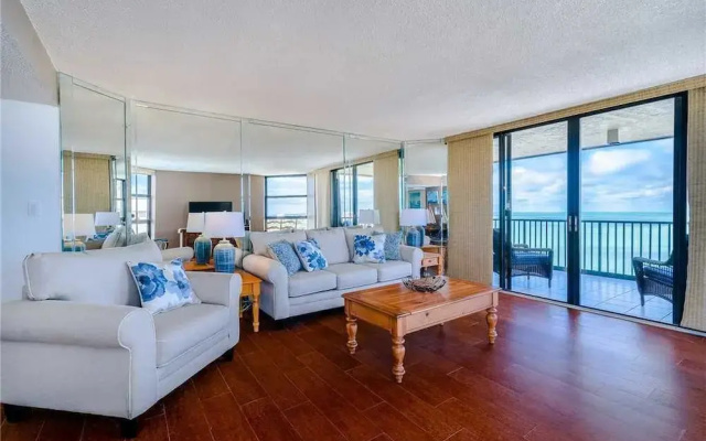 photo 3 of Lighthouse Towers 2008 - Two Bedroom Condo