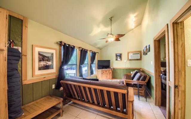 photo 2 of Lil Kahuna Rr 7465 1 Bedroom Home by RedAwning