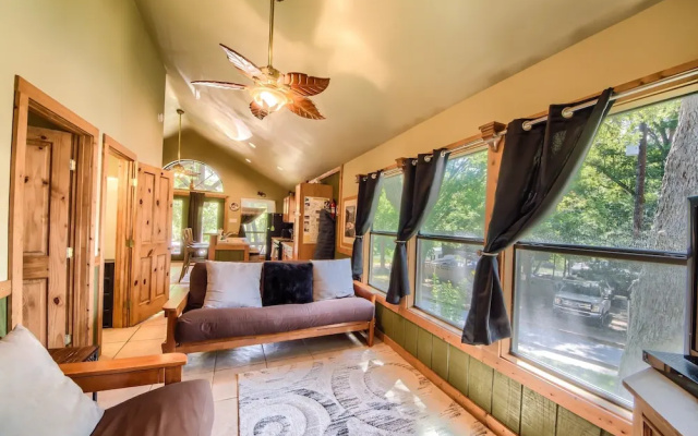 photo 3 of Lil Kahuna Rr 7465 1 Bedroom Home by RedAwning