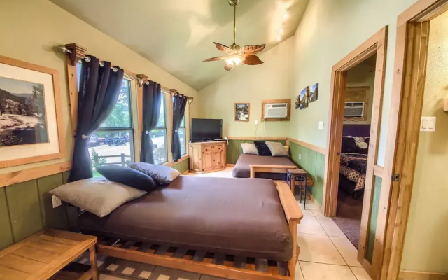 photo 4 of Lil Kahuna Rr 7465 1 Bedroom Home by RedAwning