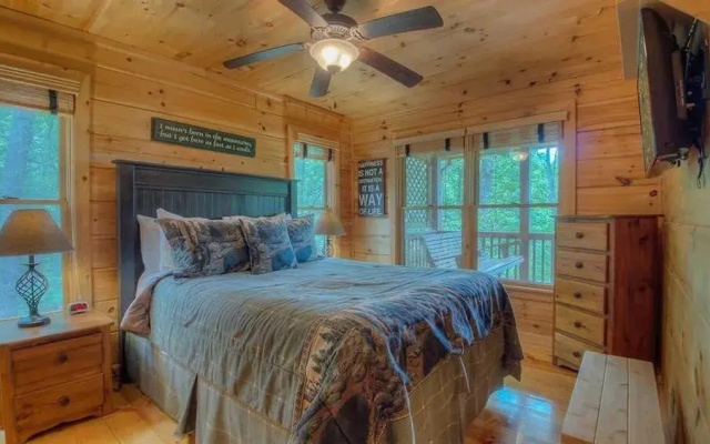 photo 2 of Lil' Slice of Heaven by Escape to Blue Ridge