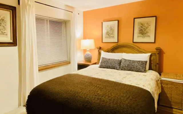 photo 3 of Lilac Cabin Family-friendly Highspeed Wi-fi 3 Bedroom Home by RedAwning