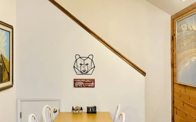 photo 5 of Lilac Cabin Family-friendly Highspeed Wi-fi 3 Bedroom Home by RedAwning
