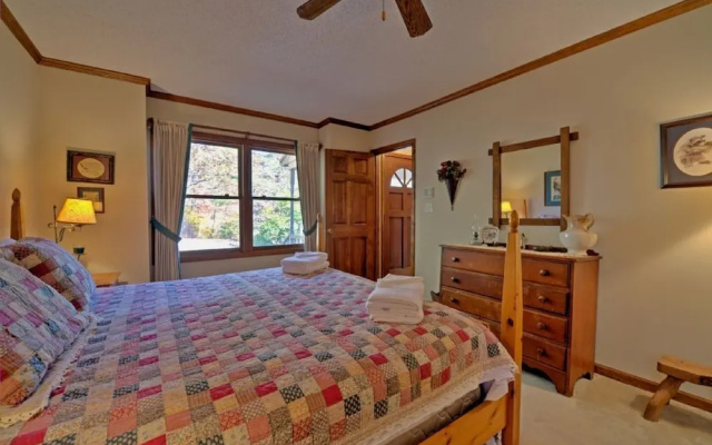photo 3 of Lilly's Mountain Getaway - 4 Br Home