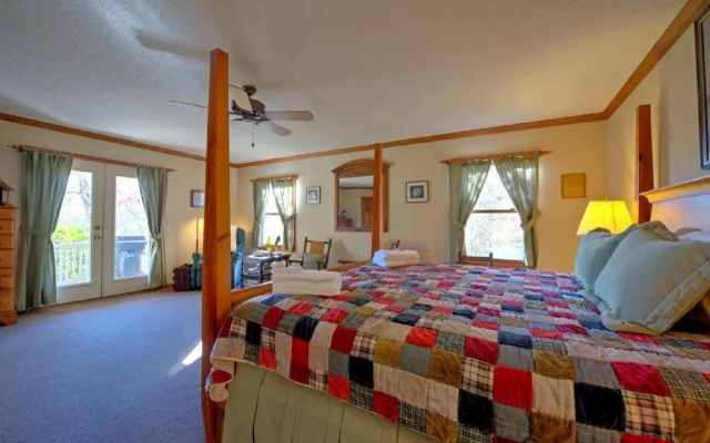 photo 5 of Lilly's Mountain Getaway - 4 Br Home