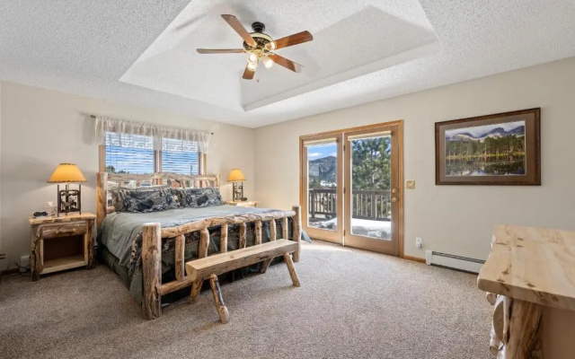 photo 4 of Lily Mountain Lodge - Amazing Mountains Views, Private Hot Tub, Great Location