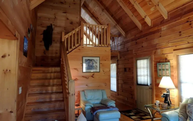 photo 2 of Limerick Lodge 3 Bedrooms 3.5 Bathrooms Cabin