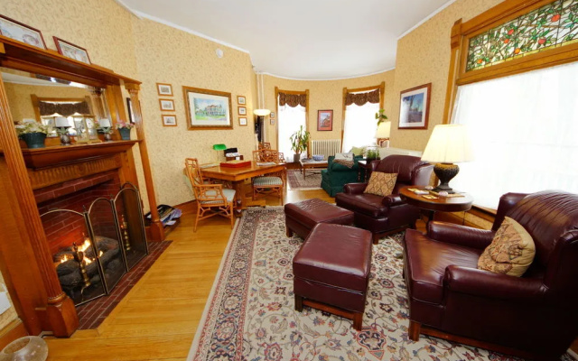 photo 2 of LimeRock Inn