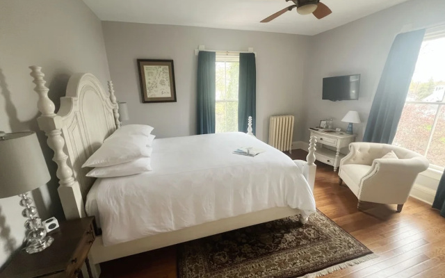 photo 4 of LimeRock Inn