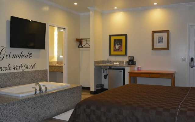 photo 4 of Lincoln Park Motel