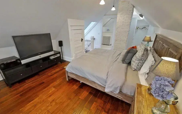 photo 4 of Linden Hills Luxury Charmer