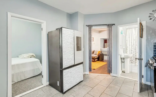 photo 2 of Updated Linden Home: Visit NYC & Newark!