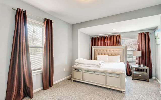 photo 4 of Updated Linden Home: Visit NYC & Newark!