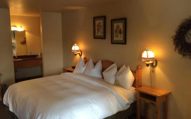 photo 4 of Linderhof Inn