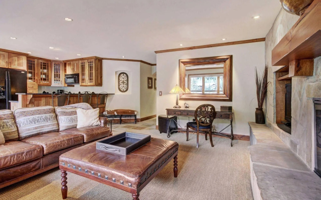 photo 2 of Lion Square Lodge