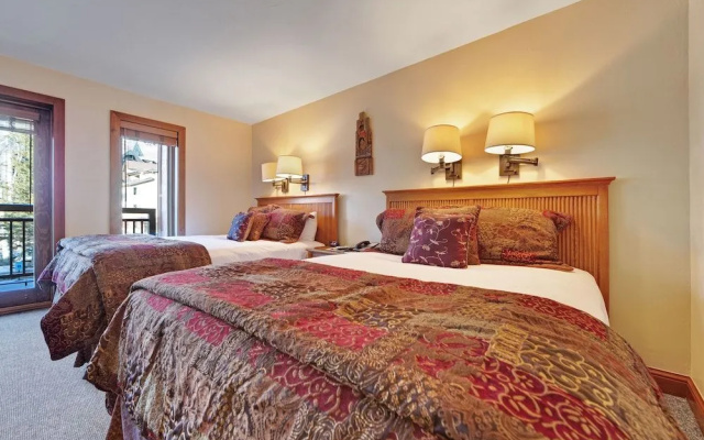 photo 4 of Lion Square Lodge