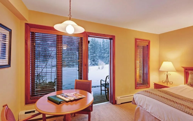 photo 5 of Lion Square Lodge