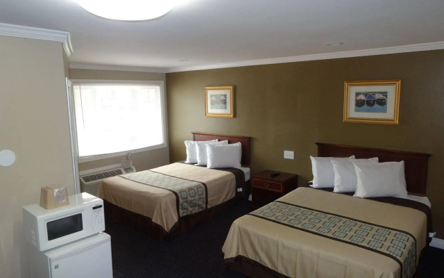 photo 5 of Little Boy Blue Motel