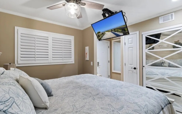 photo 4 of Little Cottage By The Sea 1 Bedroom Villa by RedAwning