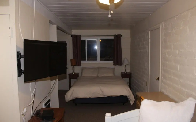 photo 4 of Little European Lodge