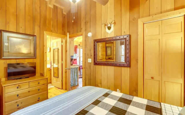 photo 4 of 'little Fox Den Ellijay Cabin Rental w/ Hot Tub!