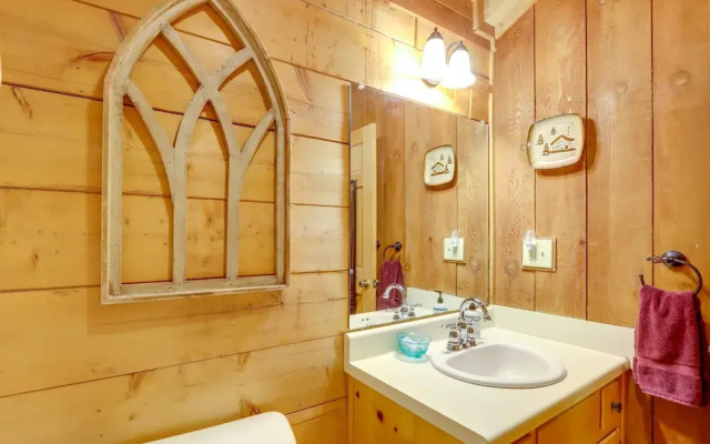 photo 5 of 'little Fox Den Ellijay Cabin Rental w/ Hot Tub!