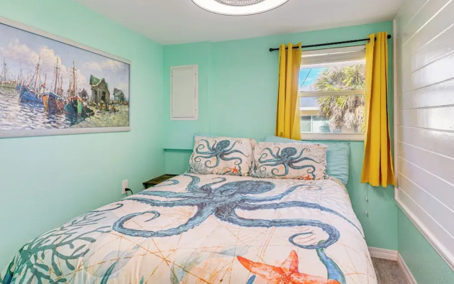 photo 3 of Little Gasparilla Home: Walk to Beaches!