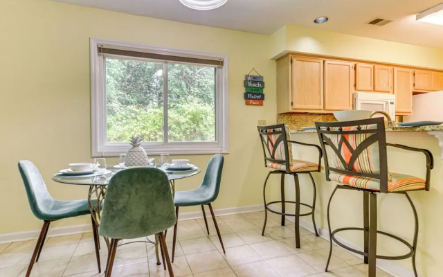 photo 4 of 7 Mi to North Myrtle Beach: Condo w/ Pool Access