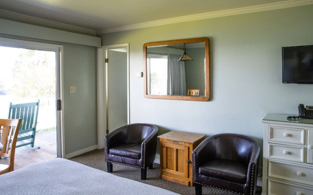 photo 4 of Little River Inn