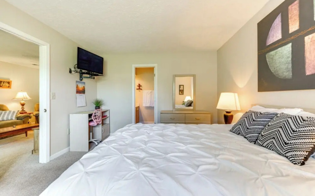 photo 2 of Little River Condo w/ Pool Access: 5 Mi to Beach