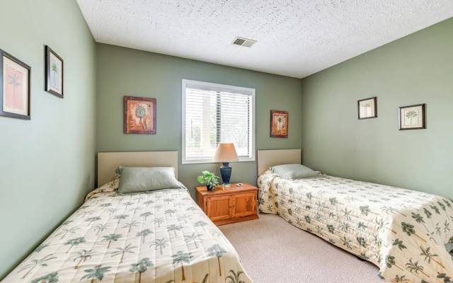 photo 5 of Little River Condo w/ Pool Access: 5 Mi to Beach