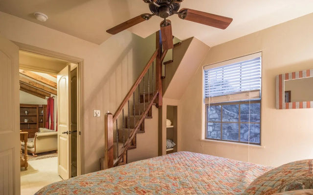 photo 3 of Little Rock 'N' Woodv 2 Bedrooms 2 Bathrooms Home