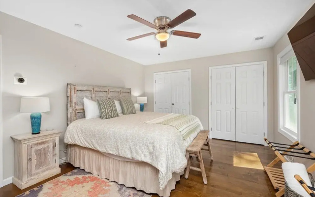 photo 3 of Little Sycamore by Avantstay Premier Location