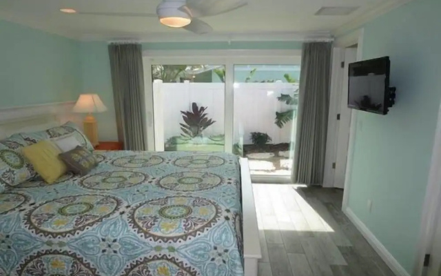 photo 5 of Lizzie Lu's Island Retreat