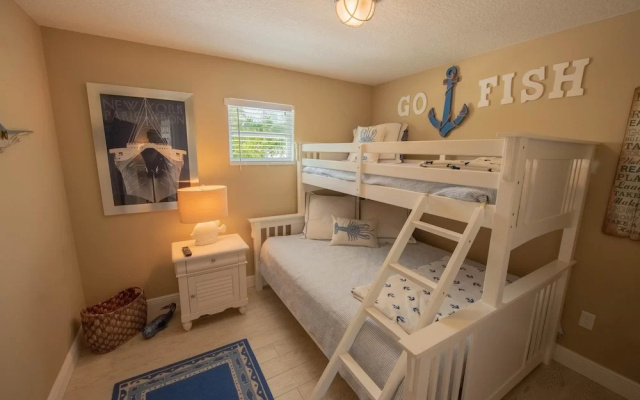 photo 3 of Lobster Key Apartment 3