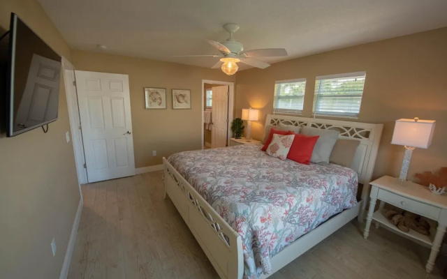 photo 4 of Lobster Key Apartment 3