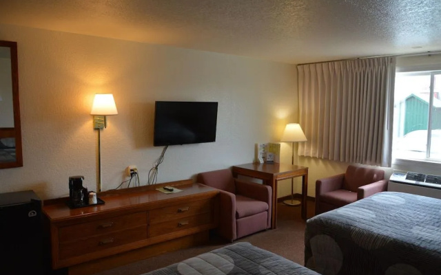 photo 4 of Locomotive Inn