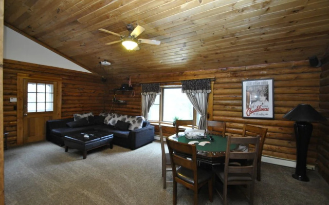 photo 3 of Lodge on Moonlight Drive