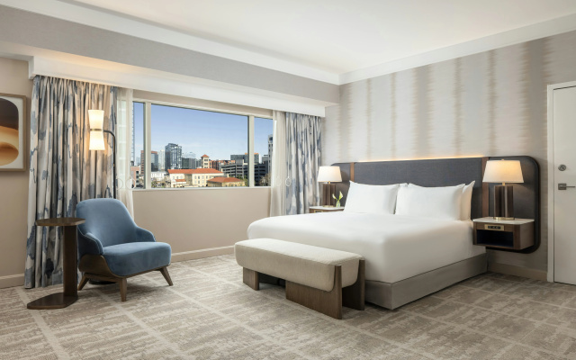 photo 2 of Loews Nashville Hotel at Vanderbilt Plaza