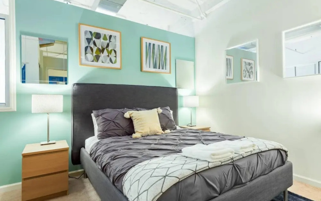 photo 2 of Loft Living in the Trendy Warehouse District