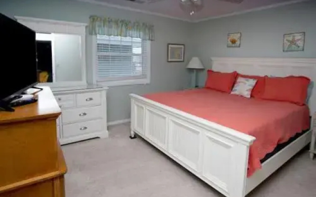 photo 2 of Lola's Beach House by RedAwning